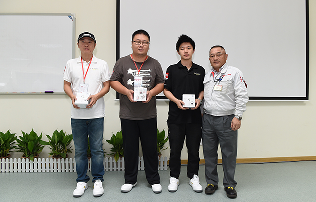 交流会——在参观过程中表现优秀的媒体老师