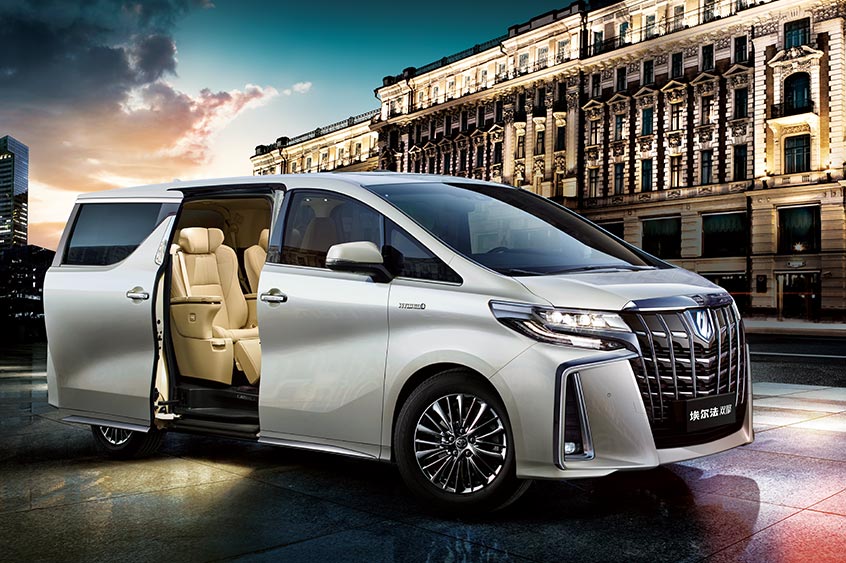 Отличается альфард. Toyota Vellfire 2018. Toyota Vellfire 2022. Toyota Vellfire 2019. Toyota Vellfire 2017.